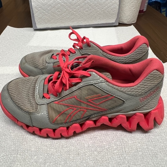 Womens sz US 8 REEBOK Zigtech Shark 3D Fuse Frame Running Shoes - Picture 5 of 11